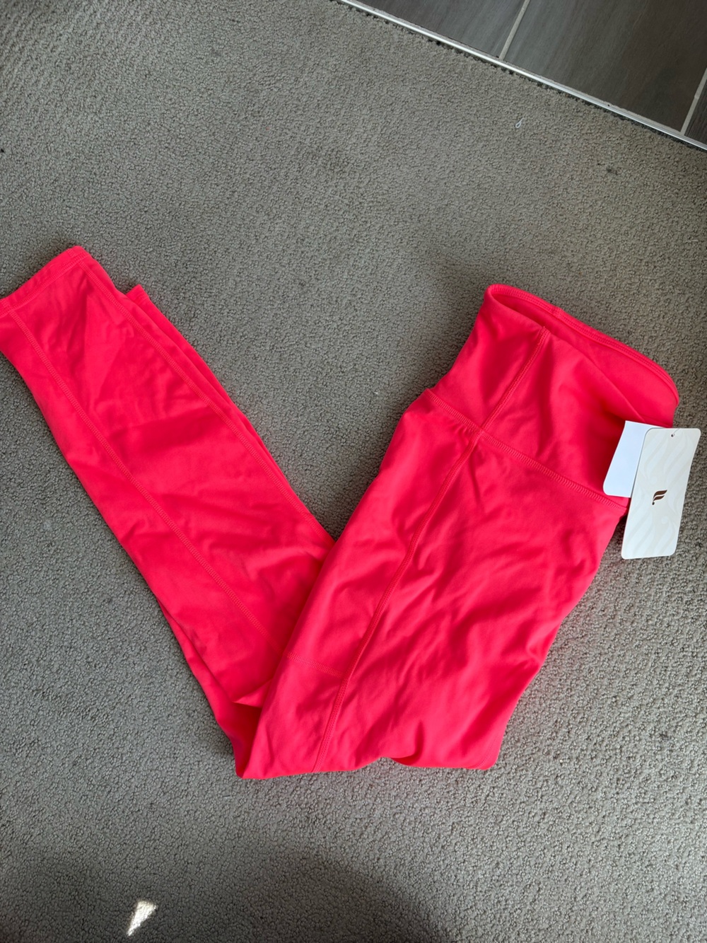 NWT Fabletics High-Waited Motion365 Pocket Leggings Short Size XL